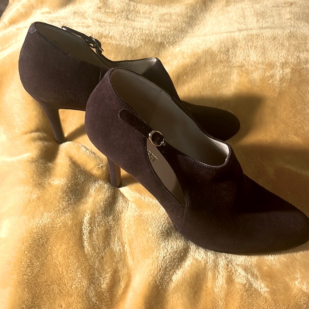 High Heels - image 1